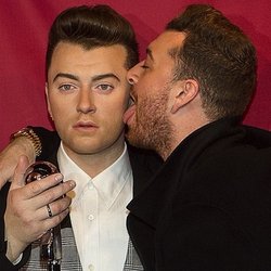 Sam Smith lors de l'inauguration de sa statue de cire à San Fransisco