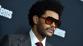The Weeknd et Calvin Harris teasent leur nouveau duo «Over Now»