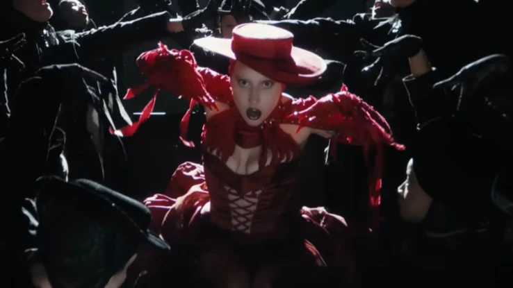 Lady Gaga dans "Abracadabra"