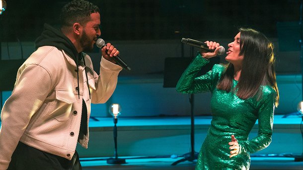 Slimane et Jenifer présentent leur hit «Les Choses Simples»  au NRJ Music Tour de Paris!