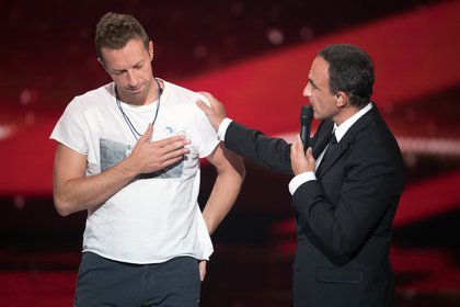 Chris Martin (Coldplay) et Nikos Aliagas - Cérémonie NRJ Music Awards 2016