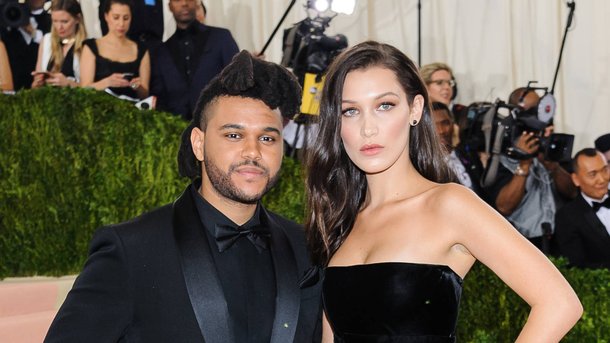 The Weeknd: Bella Hadid en véritable fan lors de son concert à Lolapalooza