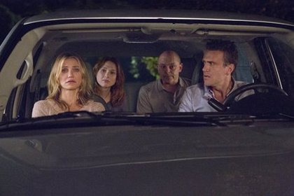 Annie (Cameron Diaz), Jay (Jason Segel), Robby (Rob Corddry) et Tess (Ellie Kemper)