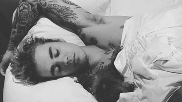 Justin Bieber : non, il ne se prend pas pour Dieu!