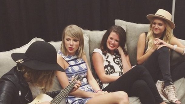 Taylor Swift : des vidéos inédites des coulisses de sa tournée!