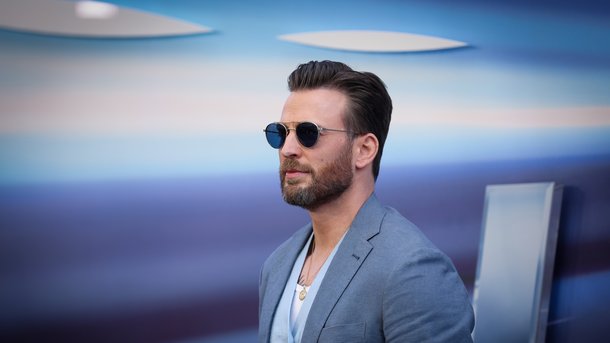 Chris Evans en couple : qui est sa petite-amie Alba Baptista ?
