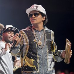Bruno Mars - Cérémonie NRJ Music Awards 2016