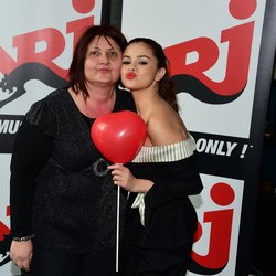 Selena Gomez à Paris: rencontre avec ses fans