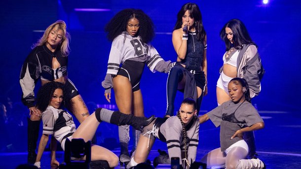 Camila Cabello ouvre son "Yours, C Tour" à Paris avec une setlist endiablée