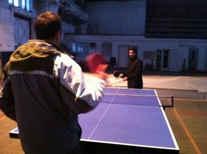 Matt sert en premier mais Boris a un revers terrifiant 