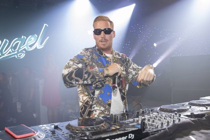 Hugel - 7ème cérémonie des NRJ DJ AWARDS