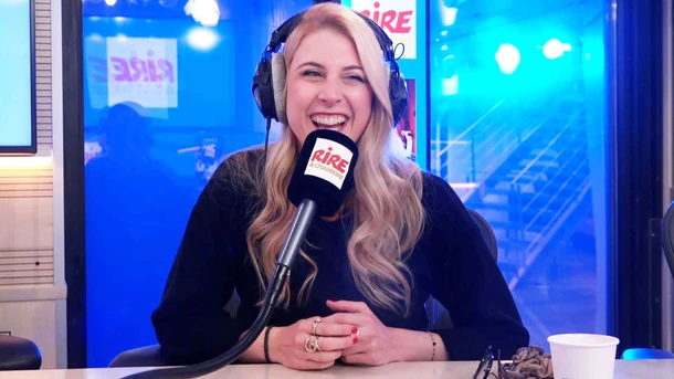 Laura Laune explique comment elle a eu l'idée de l’affiche de son spectacle “Glory Alleluia”