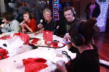 Emission du 20 décembre 2013 avec Kev Adams et l'équipe de SODA