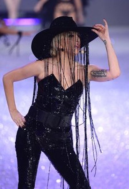Lady Gaga - Victoria's Secret Show - Paris - le 30/11