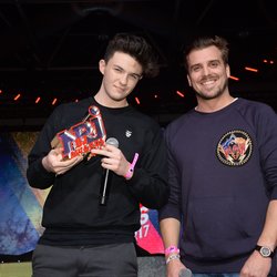 Petit Biscuit et Feder - NRJ DJ AWARDS 2017
