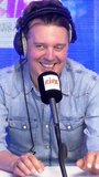 Alex Vizorek, dans son spectacle "Ad vitam",  vanne ... les Français ! Belgique oblige !