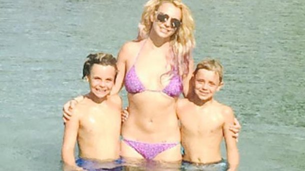 Britney Spears : pose en bikini !