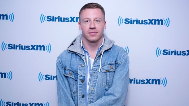Macklemore: qui est Sir Raven Bowie, son alter ego?