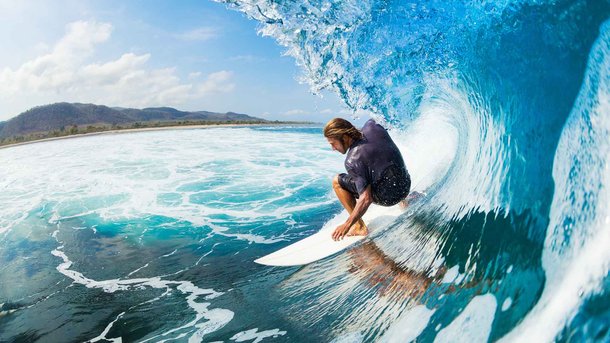 Les infos du Réveil Chérie : 4 ans plus tard, il retrouve sa planche de surf perdue… à 4 000 km
