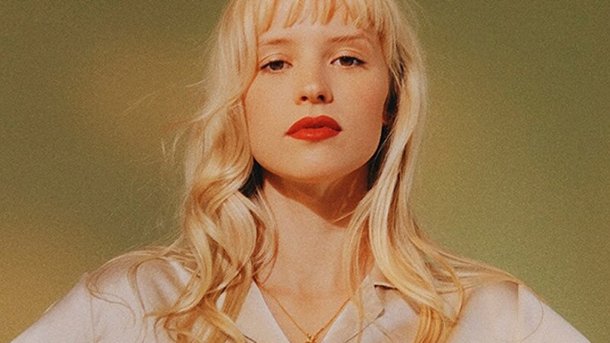 Angèle annonce la réédition de «Brol» avec 7 titres  inédits !