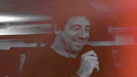 «Stand Up»: Patrick Bruel vous emmène au cœur de sa tournée dans son nouveau clip