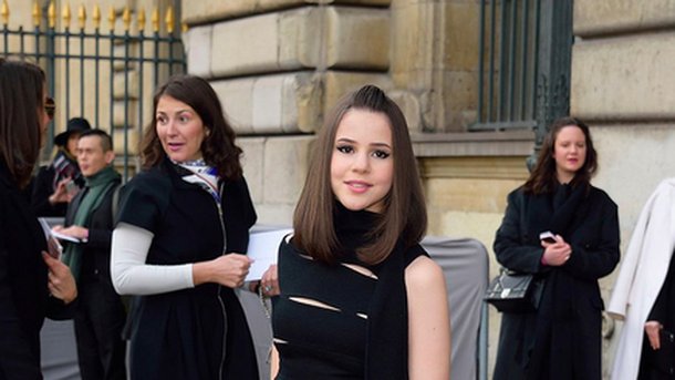 Marina Kaye : les premières images du clip d' «On My Own»