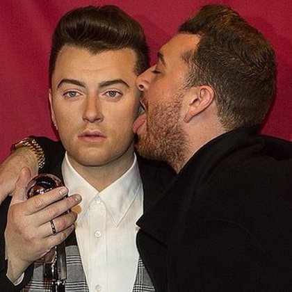 Sam Smith lors de l'inauguration de sa statue de cire à San Fransisco