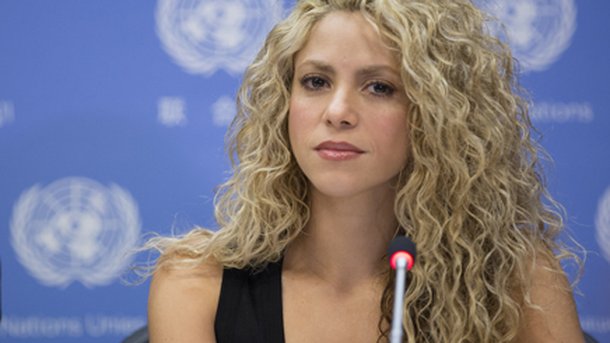 Shakira s’éclate en studio, sur son prochain hit?