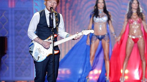 Ed Sheeran, Taylor Swift, Ariana Grande : leurs shows pour Victoria’s Secret!