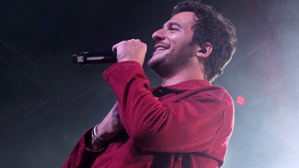 Amir a écrit le nouvel hymne des Enfoirés 2023