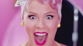 Pink : ses 3 clips les plus fous