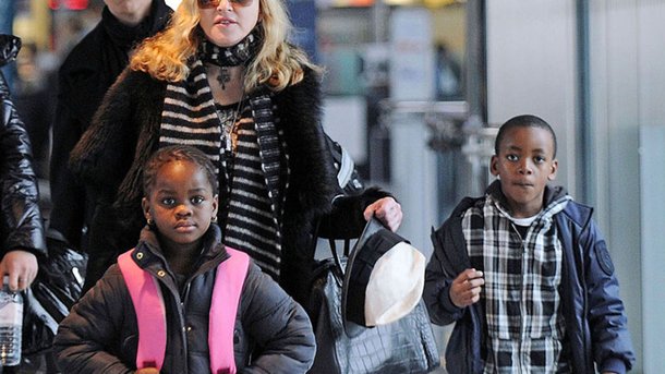 (Vidéo) Madonna: à 4 ans, ses jumelles sont déjà des danseuses hors-pair!