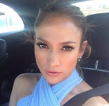 Jennifer Lopez: Happy #LaborDay every one. Enjoy your time to NOT labor...  #dayoff #beautifulday #backtoworktomorrow 