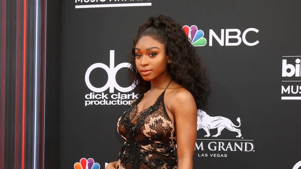 Normani Kordei va à la remise de diplôme d'un de ses fans!