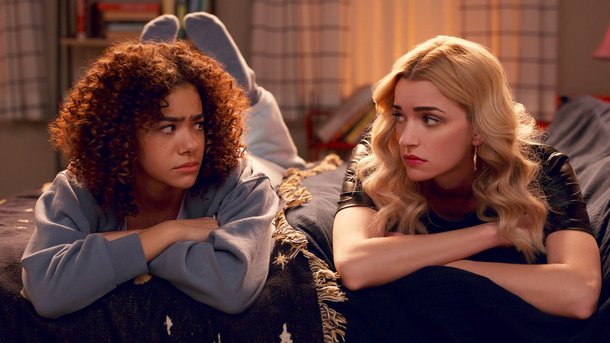 "Ginny & Georgia" saison 3 : la date de sortie enfin dévoilée