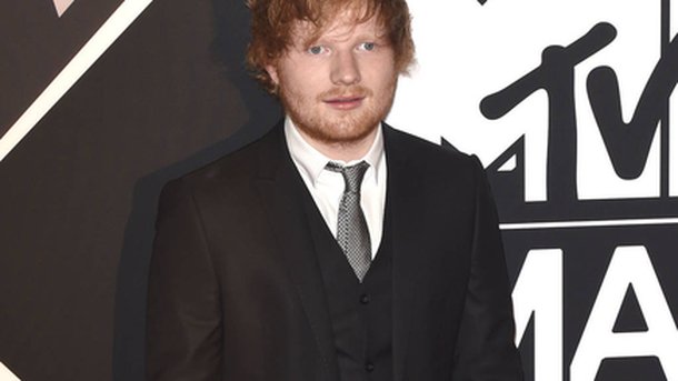 Ed Sheeran : son adorable dédicace sur le guitare de Cruz Beckham