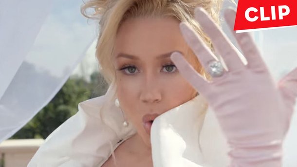 Iggy Azalea dans la peau d’une mariée pas comme les autres dans son clip «Started»