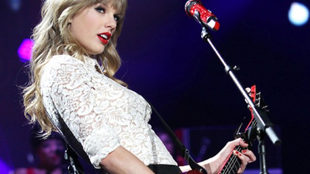 Taylor Swift : grande gagnante des Billboard Music Awards 2013