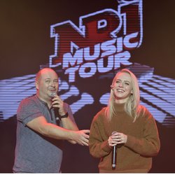 Madilyn Bailey et Cauet - NRJ Music Tour Beauvais 2016