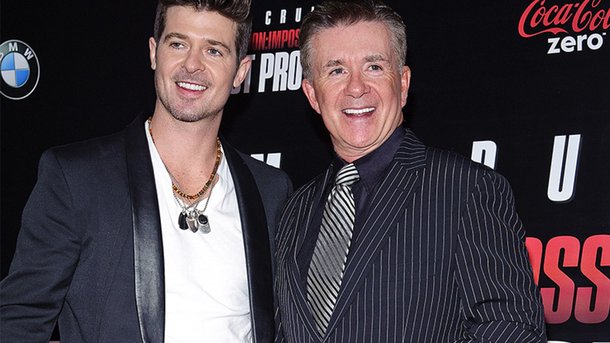 Robin Thicke en deuil après le décès de son père.