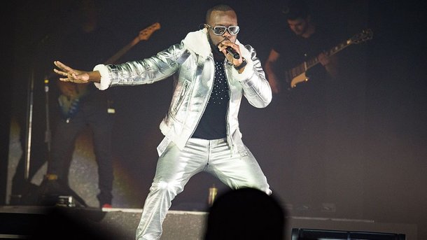 Maître Gims s’éclate en dansant dans une vidéo partagée sur Twitter