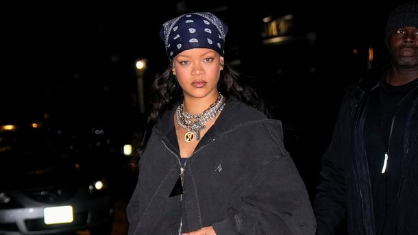 Rihanna célèbre ses 20 ans de carrière dans une émouvante vidéo
