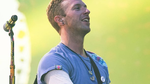Chris Martin : Il fait chanter ses enfants sur scène !