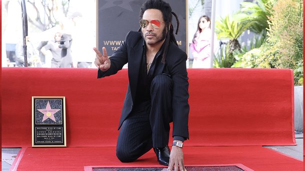 Lenny Kravitz inaugure son étoile sur le Hollywood Walk of Fame