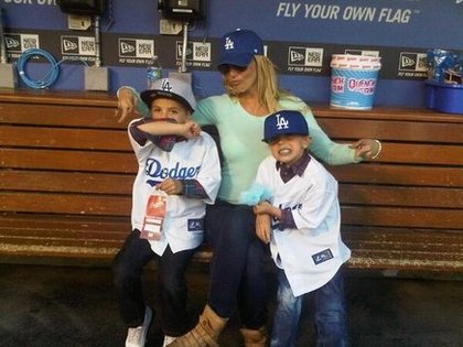 Britney Spears : Go @Dodgers !!!!