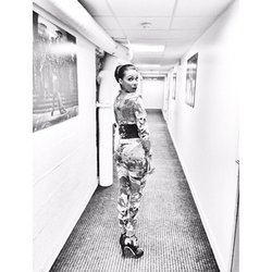 Shy'm: #jumpsuit #onauratoutvu #osezosezjoséphine @onauratoutvu
