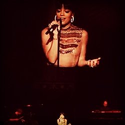 Lily Allen en showcase au Royal Albert Hall