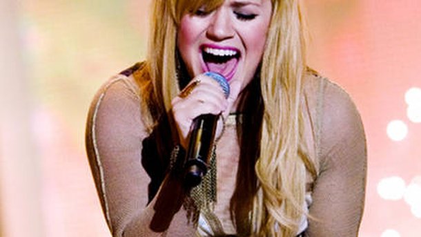 Kelly Clarkson est toujours au top avec « Stronger »