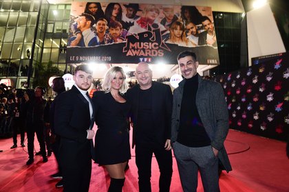 Cauet et son équipe - Montée des Marches NRJ Music Awards 2019