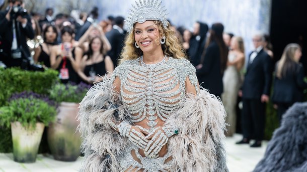 Beyoncé : retour triomphal de la star au Met Gala 2026